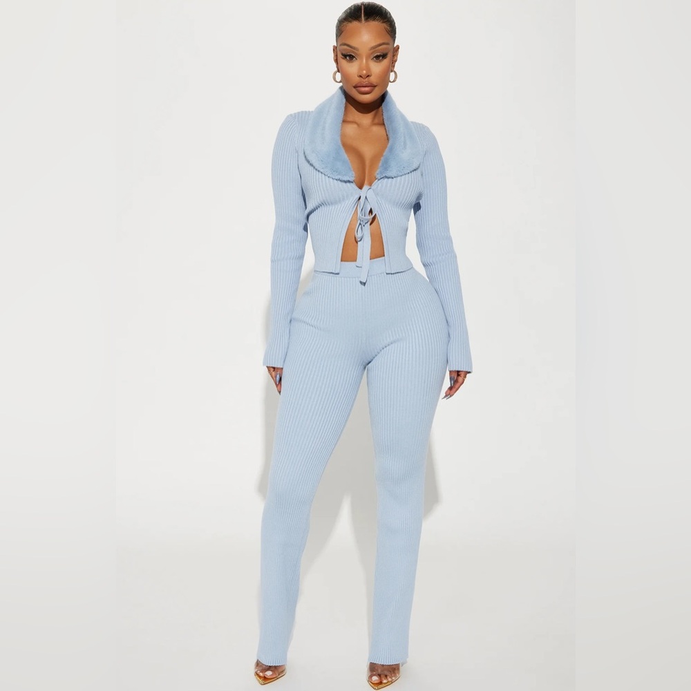 NWT Baby blue 2 pc stretchy set